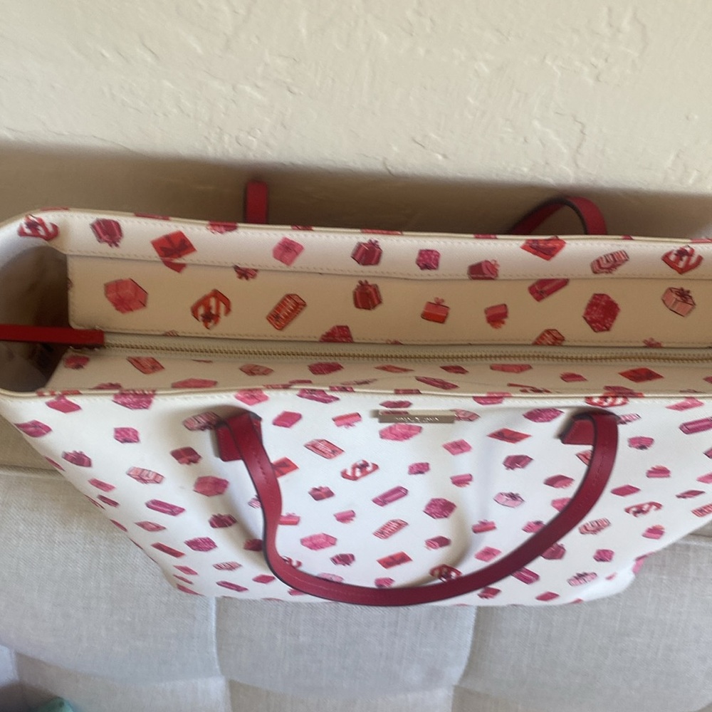 Kate Spade Holiday Gift Box Tote Bag – Limited Edition - Picture 6 of 7